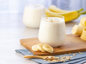 Đơn giản 7 cách làm smoothie chuối dinh dưỡng cho nguyên tuần